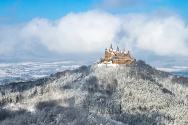 Co oznacza „arbeitsbedingt” w języku niemieckim?