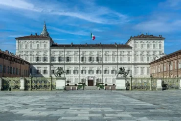 Czasownik „spingere” w języku włoskim