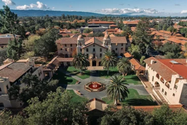 C1 Advanced Essay Writing: Choosing a Speaker