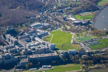 U.S. Army raises maximum enlistment age to 42