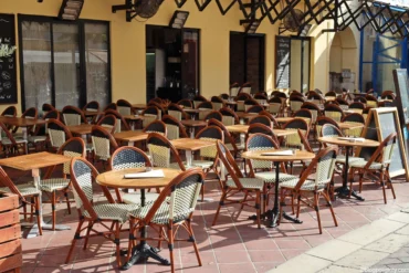 DSD I PRO – Schreiben: Fremdsprachen im Restaurant – wie wichtig sind sie?