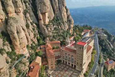 Opactwo Matki Bożej w Montserrat (El monasterio de Santa María de Montserrat)